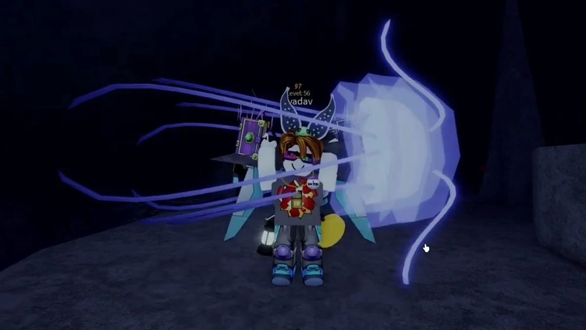 ผู้เล่นถือ Emperor Jellyfish สีฟ้าอมม่วงใน Fisch